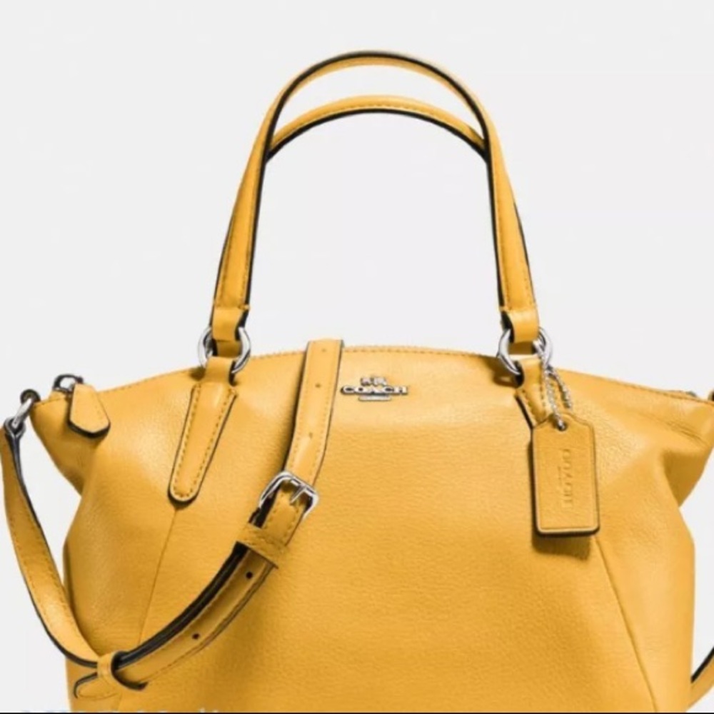 Authentic COACH pebbled leather mini Crossbody - Picture 2 of 8